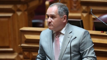 Imagem de PS propõe no parlamento fim da propina no estrangeiro