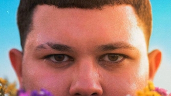 Imagem de Lázaro, “Tudo Bem”