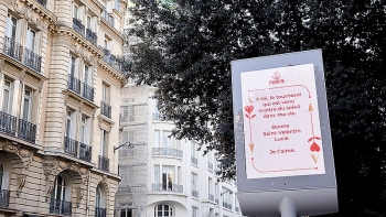 Imagem de Paris já sente o cheiro a amor no ar