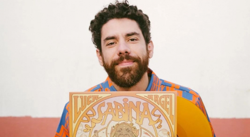 Imagem de Luca Argel e o seu novo álbum, Sabina