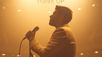 Imagem de Noble, “I Give Up”