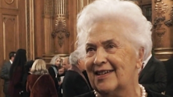 Imagem de Câmara Municipal de Paris reconhece Maria Beatriz Trindade