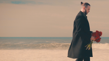 Imagem de Filipe Pinto, “Cair Em Mim”