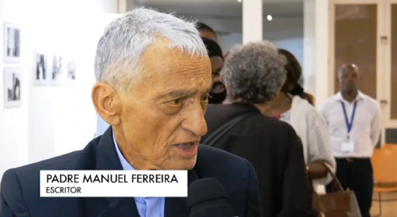 Imagem de Padre poeta em Moçambique