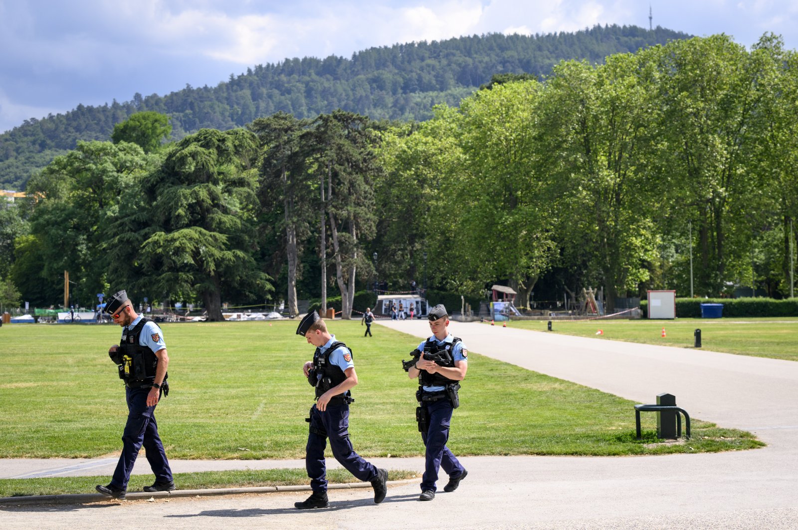 Português de 72 anos entre os seis feridos no ataque com faca em Annecy ...