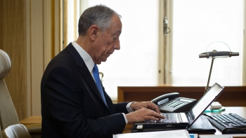 Imagem de Cartazes+Ramos+Professores+Trump+Ucrânia