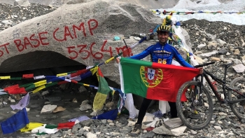 Imagem de Ciclista de Almeirim, de bicicleta da Cidade Mitad del Mundo até Ushuaia