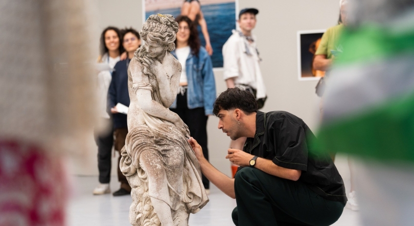 Imagem de Renato Cruz Santos, artista multidisciplinar