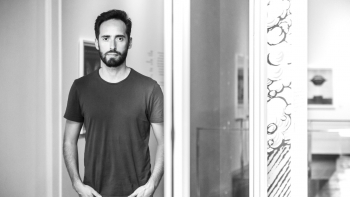 Imagem de Tiago Alves Costa, escritor e dramaturgo em Barcelona