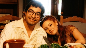 Imagem de Buba Espinho feat. Bárbara Tinoco, “Ao Teu Ouvido”