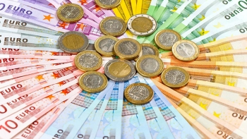 Imagem de As vantagens de pagar com dinheiro físico