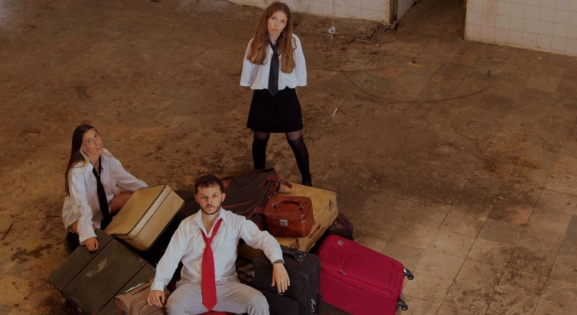 Imagem de Equinōcio & Inês Apenas, “Bem Educada”