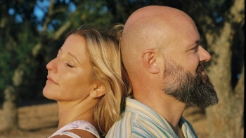 Imagem de Joana Alegre & Mikkel Solnado, “Copo Cheio”