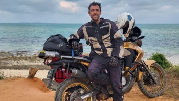 Imagem de Da costa à contra-costa de Luanda a Moçambique em moto, percurso recheado de peripécias