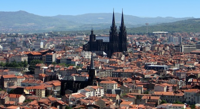 Imagem de Clermont-Ferrand em França não sabe se vai ter mesa de voto