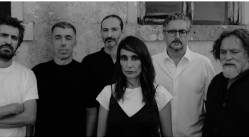 Imagem de Cara de Espelho, “D de Denúncia”