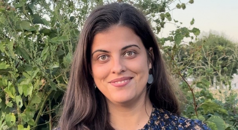 Imagem de Rosa Moreira, a cientista agrícola, com Mário Costa