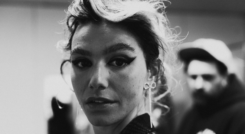 Imagem de Milhanas , “Silêncio E Tanta Gente”