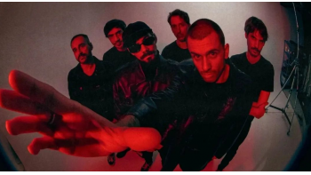 Imagem de Quadra, “Perto”