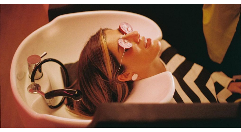 Imagem de Diana Castro, “Escândalo”