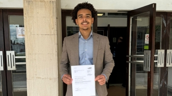 Imagem de Jovem nascido em Portugal candidato a eleições no Reino Unido