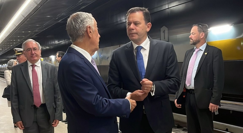 Imagem de Comunidade portuguesa na Suíça elogiada