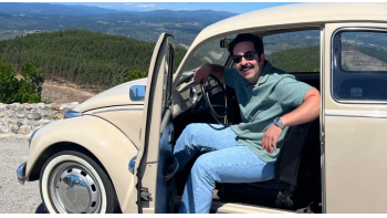 Imagem de João Feneja, “Namoro No Carro”