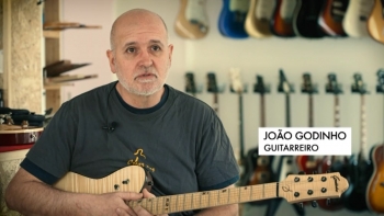 Imagem de Instrumentos musicais pelas mãos de João Godinho