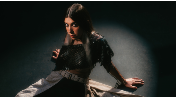 Imagem de Inês Apenas, “Vem Cá”