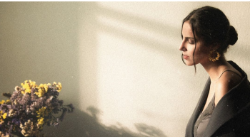 Imagem de Janes, “Pólo Cor de Canela”