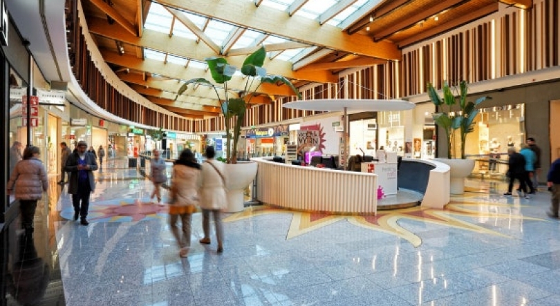 Imagem de Fundo espanhol Castellana compra três centros comerciais em Portugal