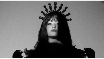 Imagem de Carolina Deslandes, “Eu Deixei”