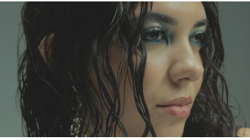 Imagem de Ïnia, “Inesquecível”