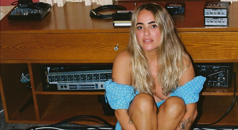 Imagem de Gisela João, “A Morte Saiu À Rua”