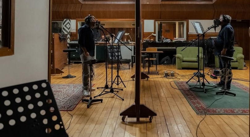 Imagem de Pedro Moutinho feat. Helder Moutinho, “Algo Que Esvoaça”