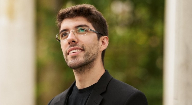 Imagem de Jorge Ramos entrevistado no Holofote