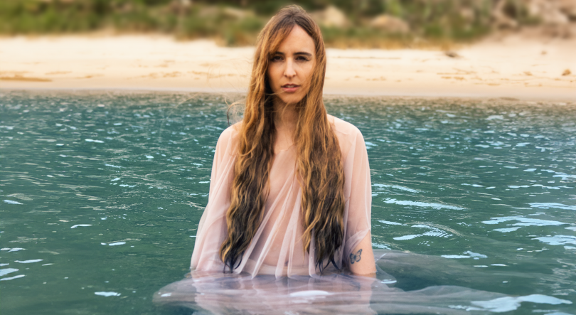 Imagem de Mela, “Amor Com Amor”