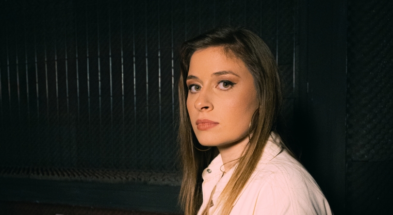 Imagem de Cátia Gonçalves, “Diz-me Se Ela É Mais”