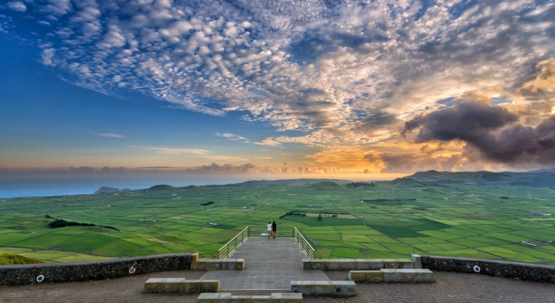 Imagem de Dezenas de famílias regressam aos Açores vindas da América