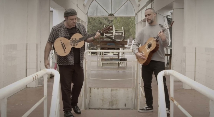 Imagem de Raia & Omiri, “Saias da Cinza”