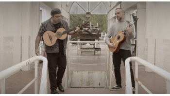 Imagem de Raia & Omiri, “Saias da Cinza”