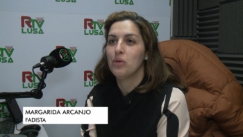 Imagem de Fadista e locutora de rádio em Londres