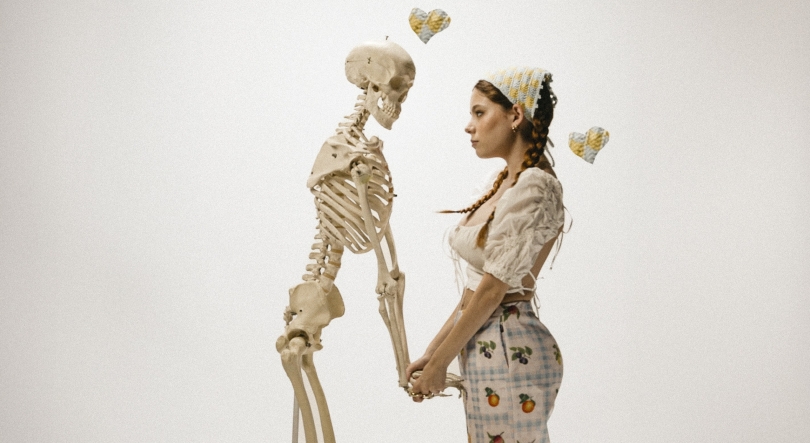 Imagem de Bárbara Tinoco, “Devia Ter-te Traído”