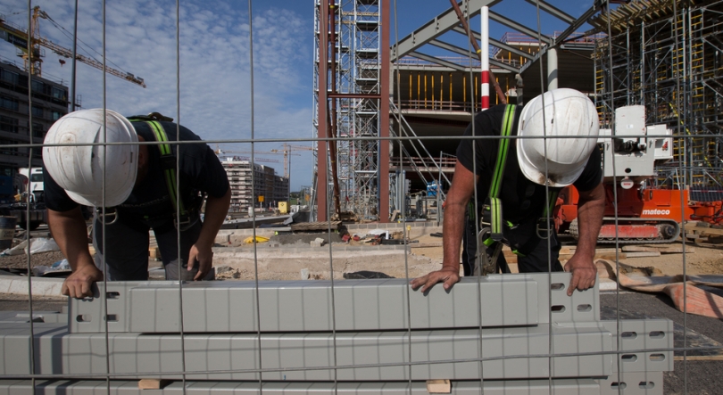 Imagem de Portugueses afetados por crise na construção civil no Luxemburgo