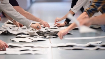 Imagem de Relatório aponta tendência mundial de declínio das democracias