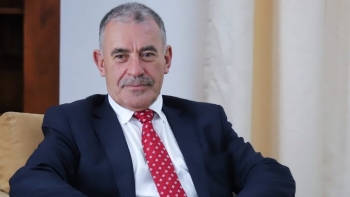 Imagem de Governo estuda alargamento do Centro de Atendimento Consular