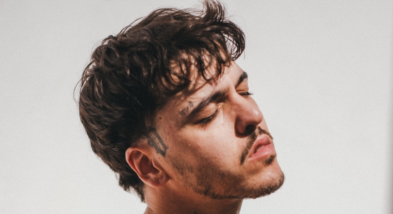 Imagem de Lucy Val, “Calor”