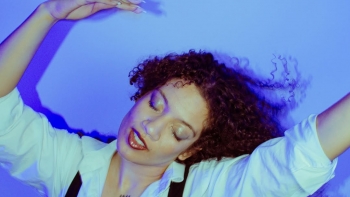 Imagem de Nina R.A.E., “No More Tears”