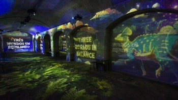 Imagem de Dino Experience transporta visitantes