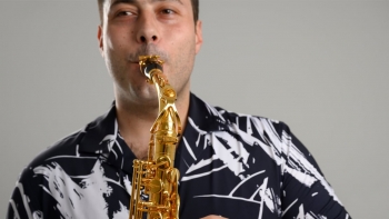 Imagem de Saxofonista madeirense procura oportunidades em Londres